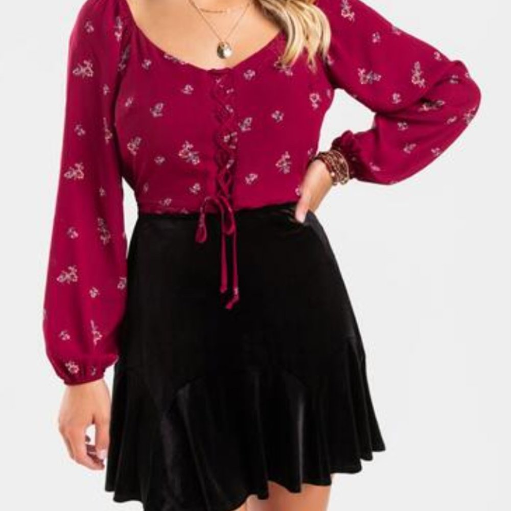 Francesca's Clarah Flounce Velvet Skirt Size M